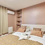 Le Marais By Prestige Apartment *